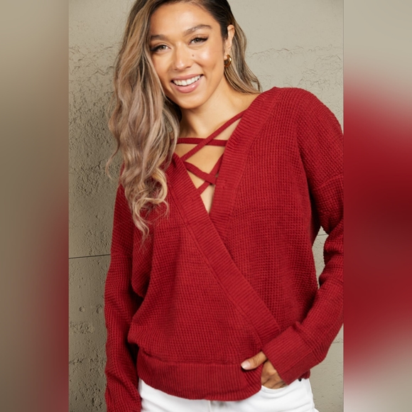 Woven Right Red Criss-Cross V-Neck Ribbed Waffle-Knit Long Sleeve Sweater - Picture 2 of 6